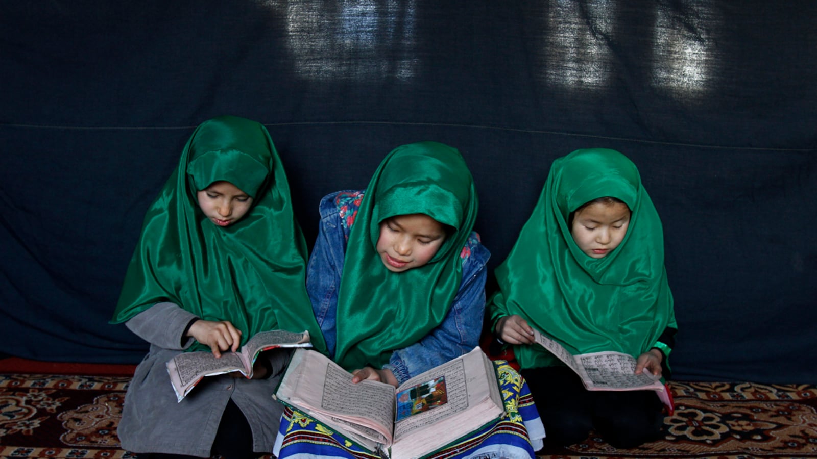 articles/2012/02/29/the-u-s-military-should-hand-out-qurans-in-afghanistan-as-a-goodwill-gesture/quran-afghanistan-miniter_t9q7ur