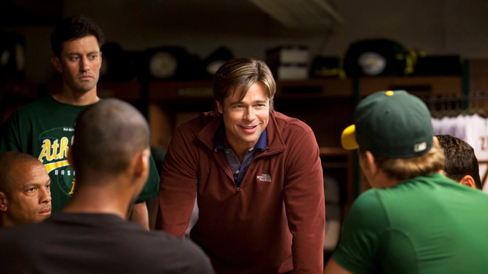 articles/2011/09/23/brad-pitt-jonah-hill-bennett-miller-make-moneyball/making-of-moneyball-lee_tfiepx