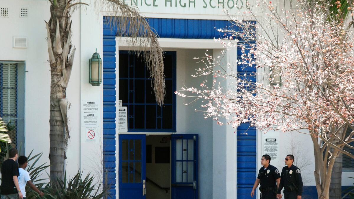 cheats/2016/02/24/l-a-schools-return-weapons-to-pentagon/160224-calif-hs-cheat_oonnhv