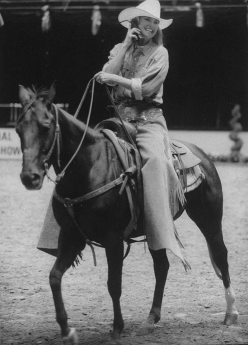 galleries/2010/10/07/women-on-horses/women-on-horses---brinkley_mhgle4