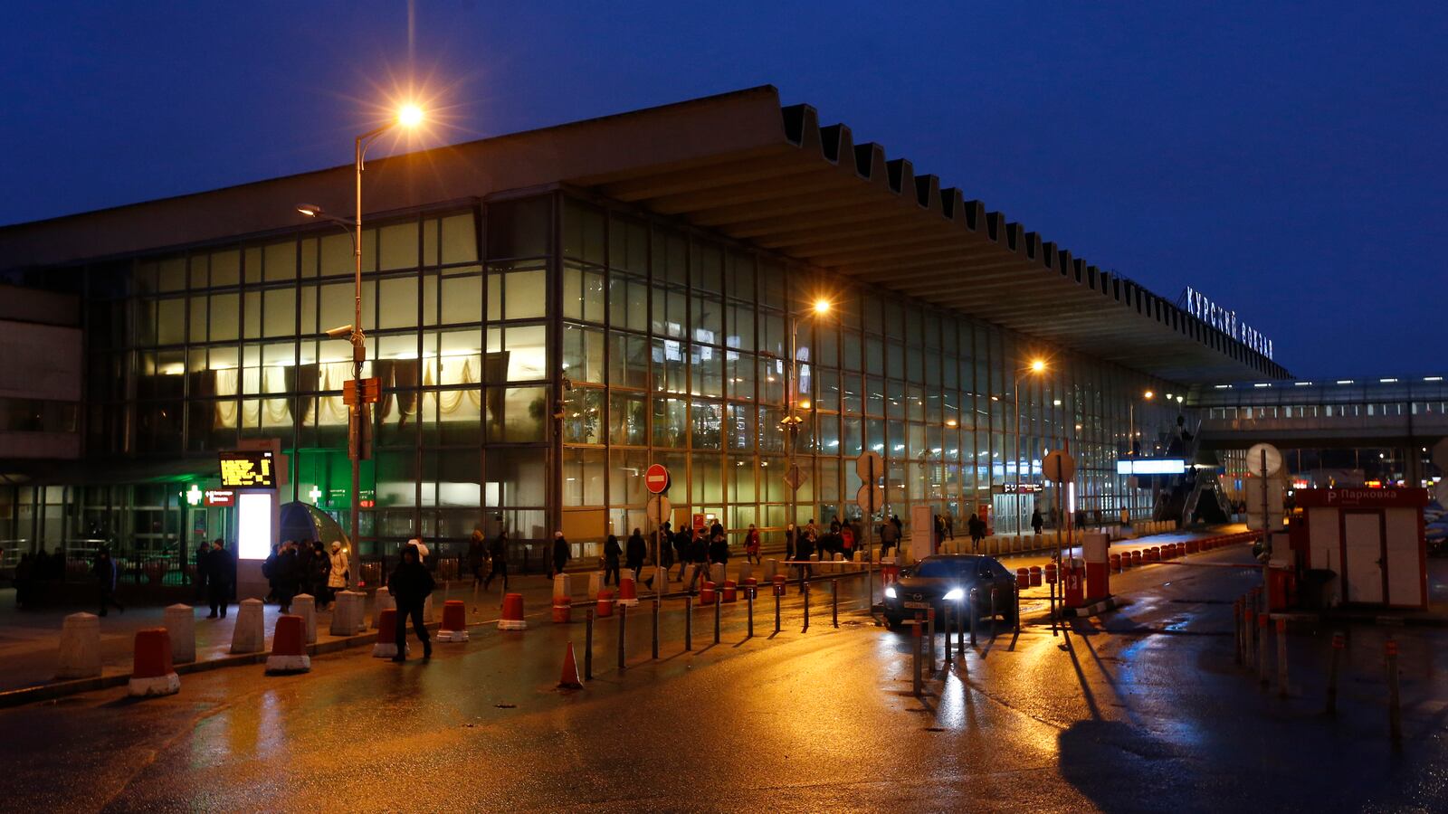 A general view shows Kursky (Kursk) railway station in Moscow, Russia, February 10, 2016.