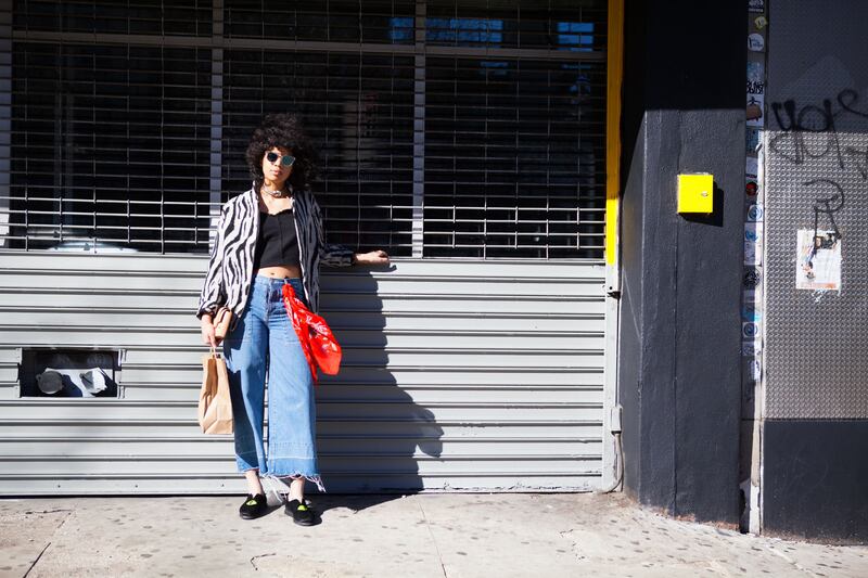 galleries/2017/04/11/spring-hits-new-york-street-style/170410-spring-street-style-04_hvorh6