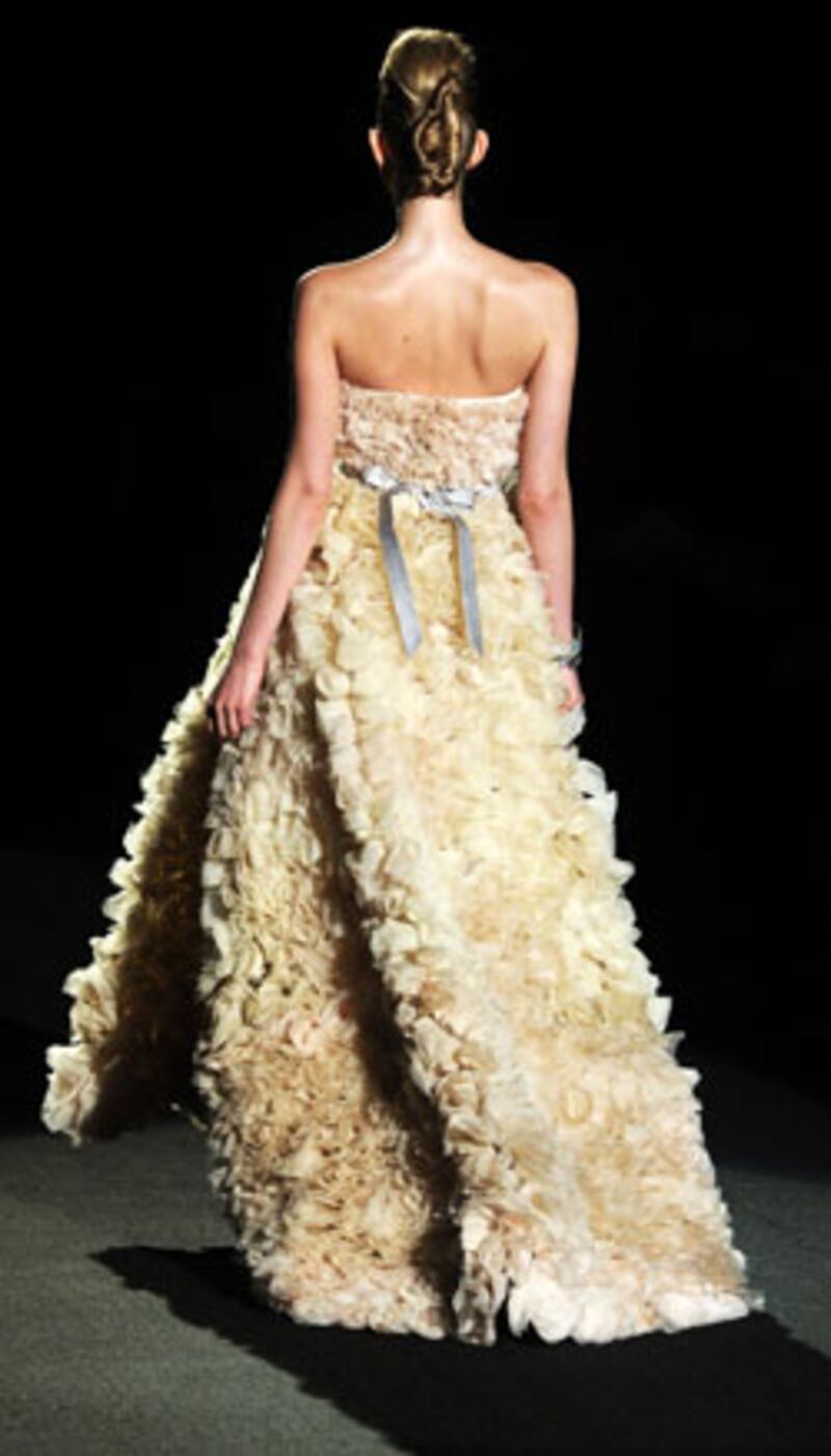 galleries/2010/02/16/fashion-week-day-6/fashion-week-wrap-4---badgley-mischka-1_n5b7sc