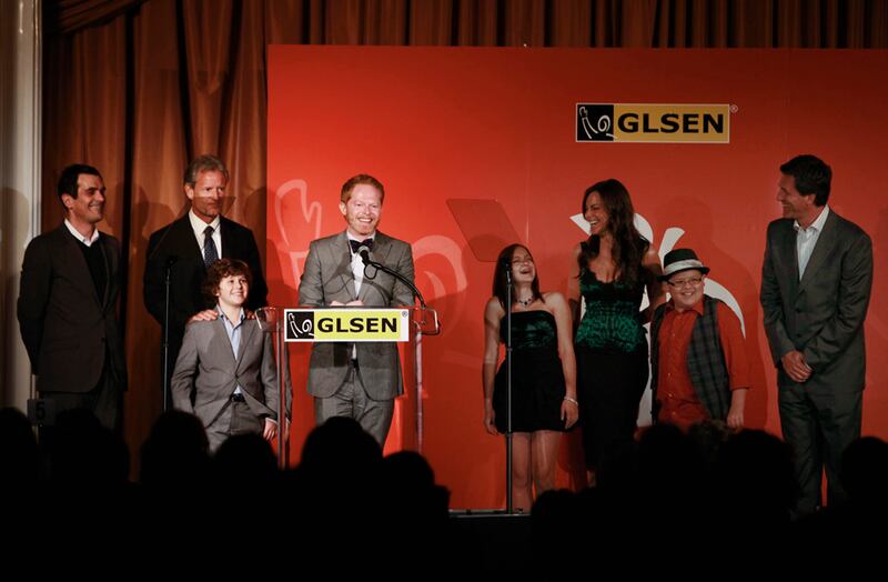 galleries/2011/09/13/fall-tv-preview-the-good-wife-dexter-bones-and-more-cliffhangers-photos/clffhangers-modern-family-7_b3882h