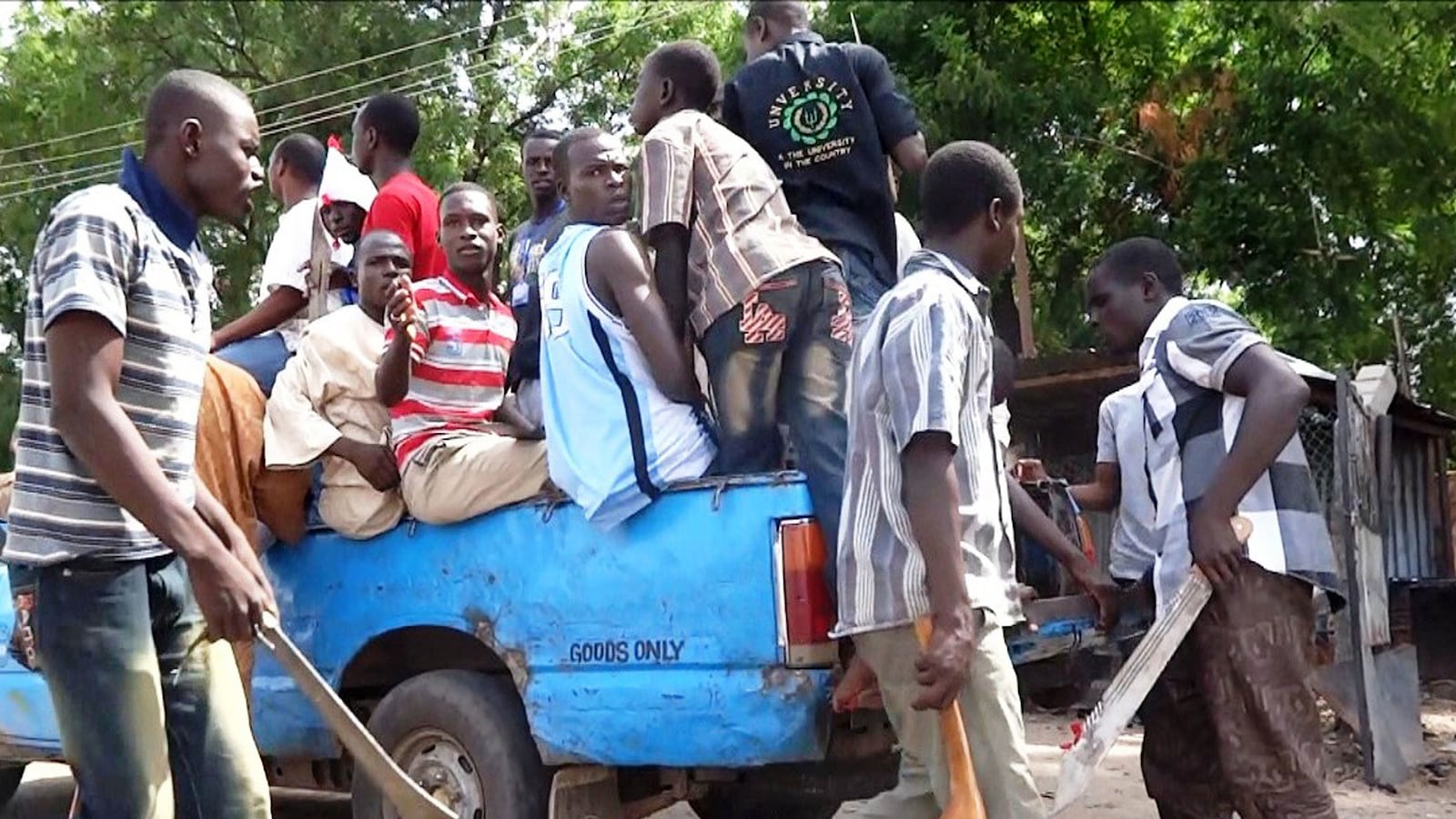 articles/2014/05/16/nigeria-s-do-it-yourself-boko-haram-busters/140515-strochlic-nigeria-tease_bp85cz