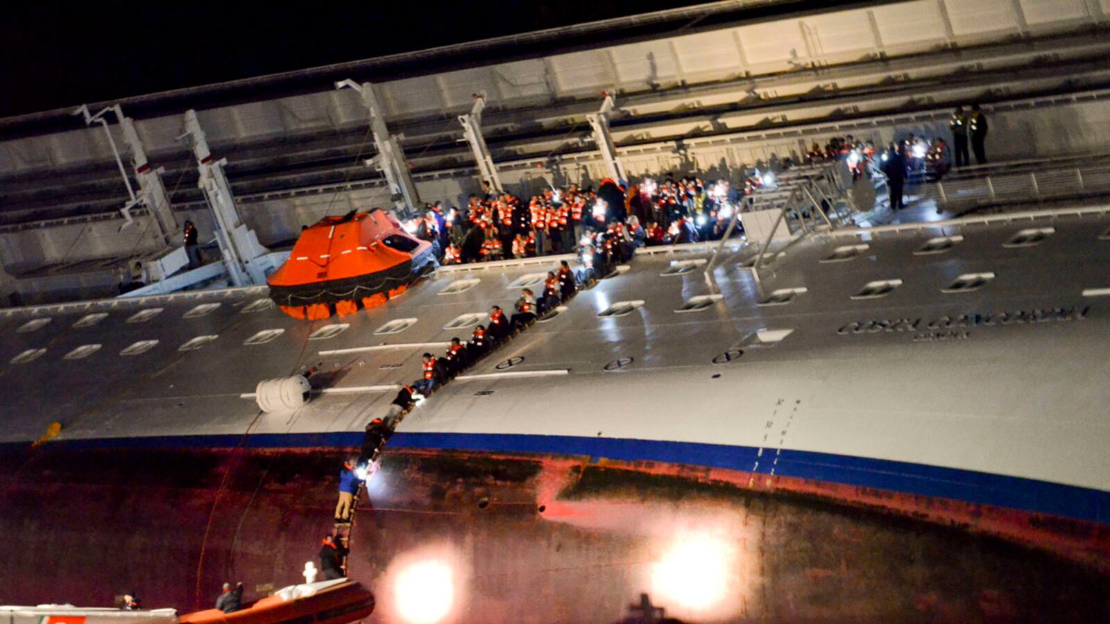 articles/2012/03/03/costa-concordia-inquiry-begins-transcripts-and-reports-from-the-scene/costa-concordia-trial-begins-nadeau_ssoiok