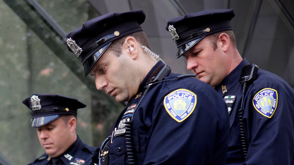 cheats/2011/09/11/america-asked-to-observe-silence/moment-of-silence-port-authority-cheat_nzzbth