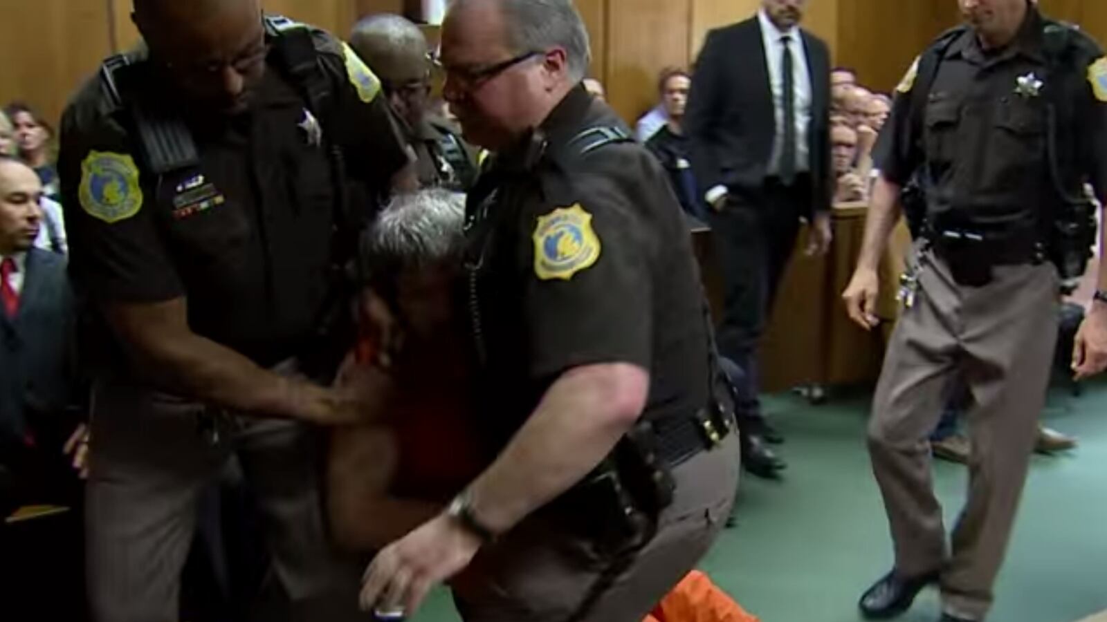 cheats/2016/05/20/uber-shooter-dragged-out-of-court/160520-kalamazoo-uber-shooter-cheat_lutonz