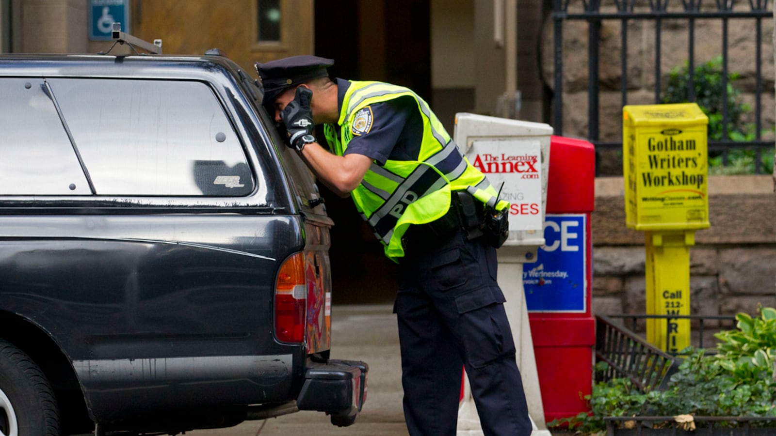 articles/2011/09/09/terror-threat-alarms-new-york-and-washington/terror-threat-cheat_b0498w