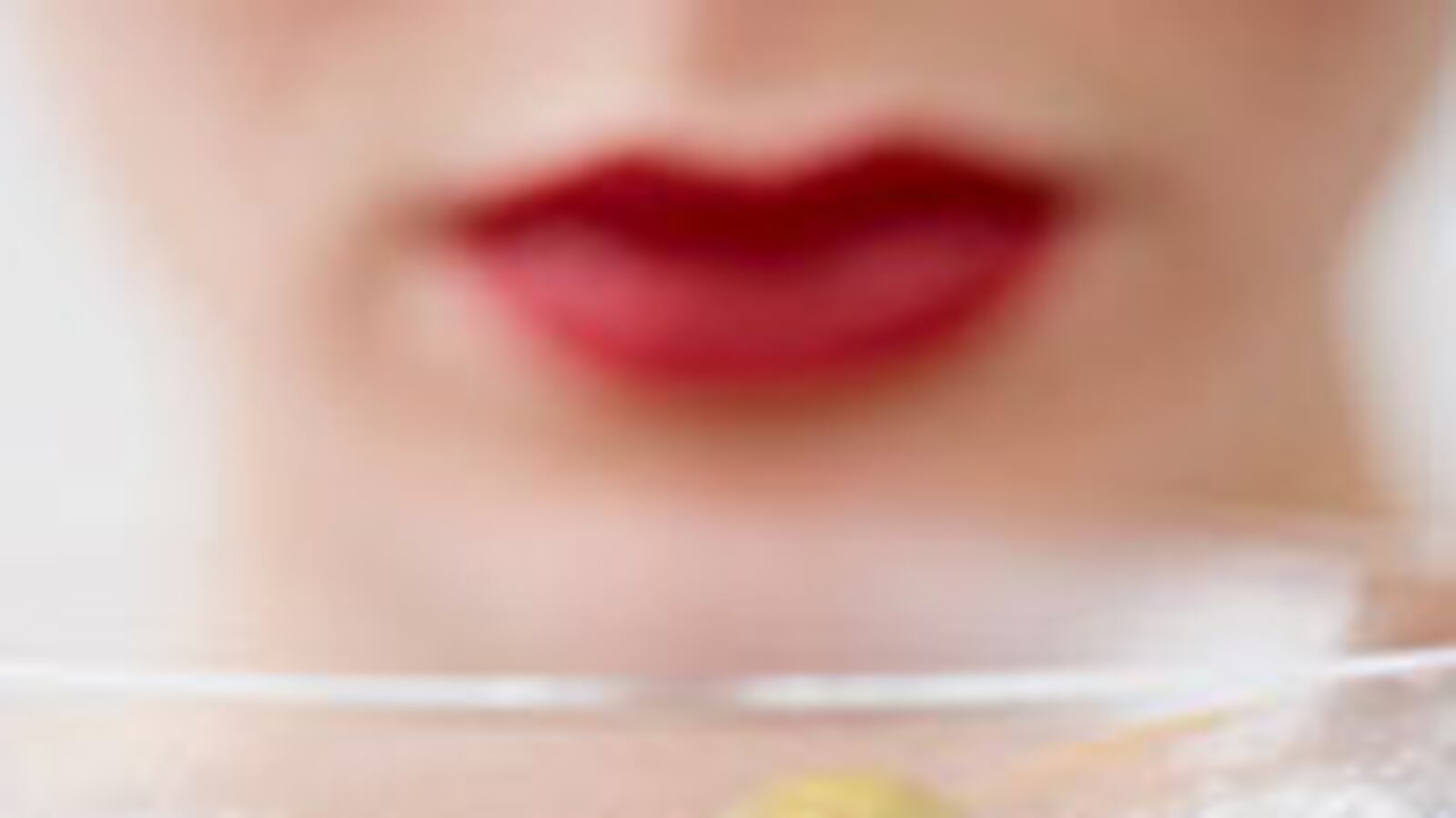 articles/2009/03/22/can-you-be-a-healthy-drinker/fraser-drinking_18466_f8uypj