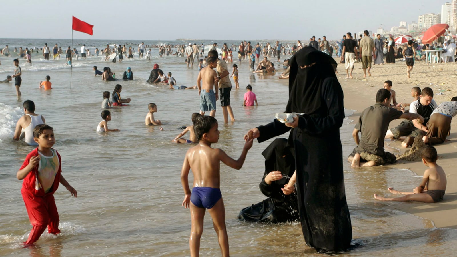 articles/2011/09/30/terror-attacks-escalate-against-women-in-bikinis-in-russia-s-dagestan/beach-bombing-nemtsova_pdrhui