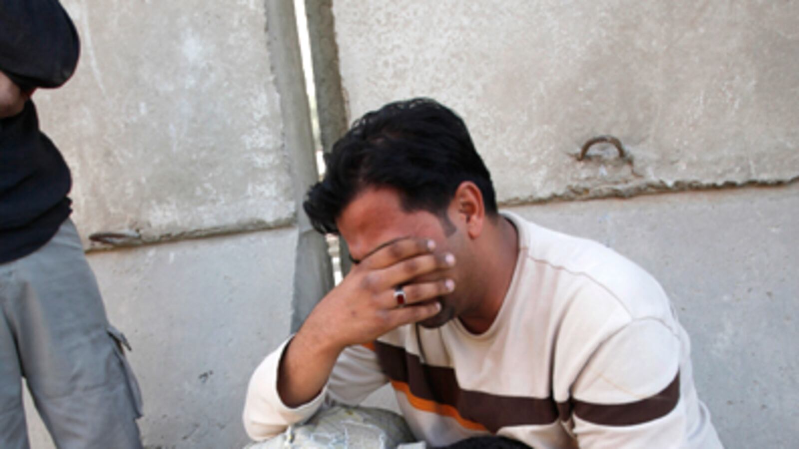 cheats/2009/03/10/33-dead-in-iraq-attack/iraq-suicide-bombing_imyrnb