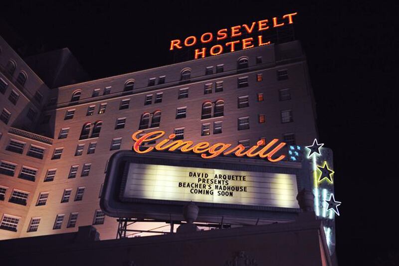 galleries/2013/06/22/beacher-s-madhouse-wildest-club-in-los-angeles-featuring-miley-cyrus-bill-maher-more/130621-beachers-madhouse-01-GAL_q3hto8