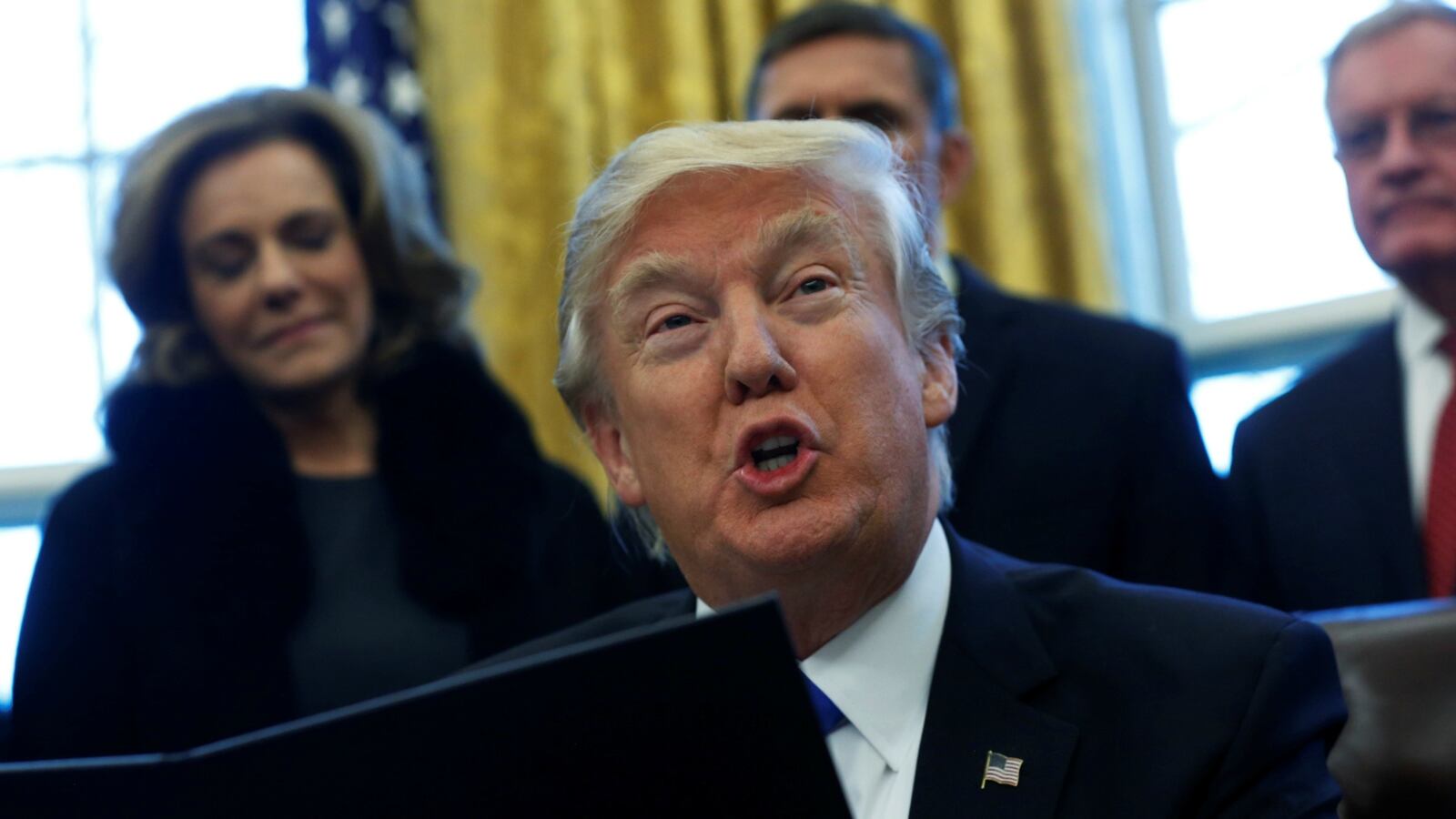 cheats/2017/01/31/wh-no-more-officials-on-cnn/170128-trump-holocaust-cheat_hudznr