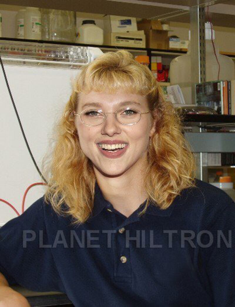 galleries/2014/07/24/danny-evans-s-celebrity-make-under-photos/140723-celeb-make-unders-scarjo_be49uj