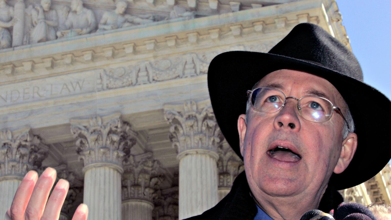 cheats/2017/02/10/report-ken-starr-in-running-for-trump-gig/170210-ken-starr-cheat_veo46v