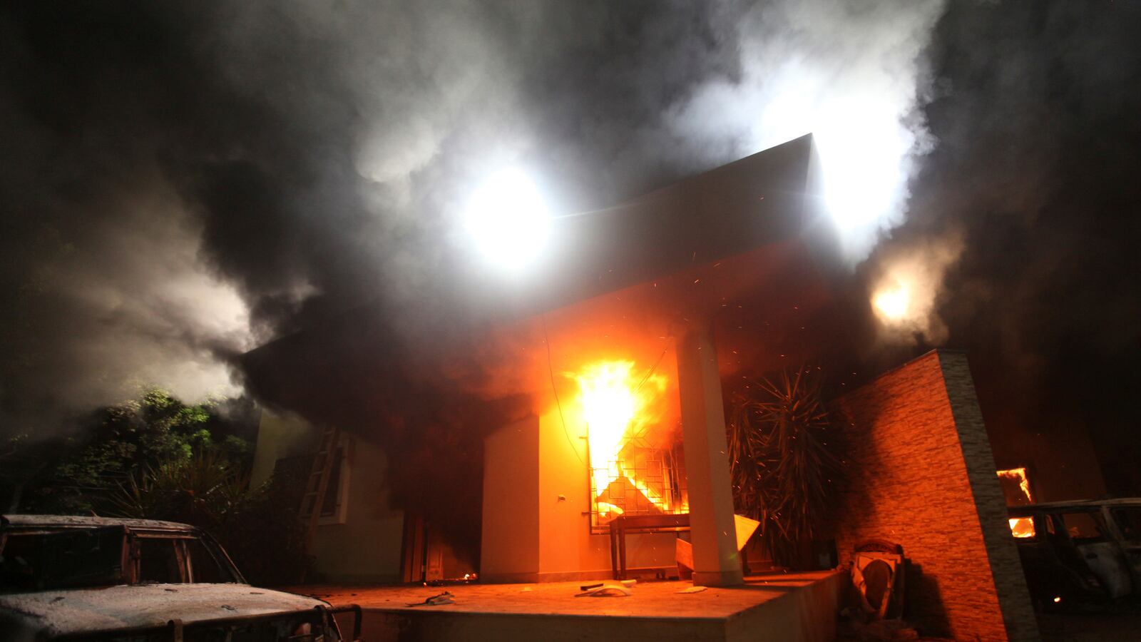 articles/2014/04/29/obama-administration-accused-of-slow-walking-congress-on-benghazi/131106-benghazi-attack-new_dwjcjw