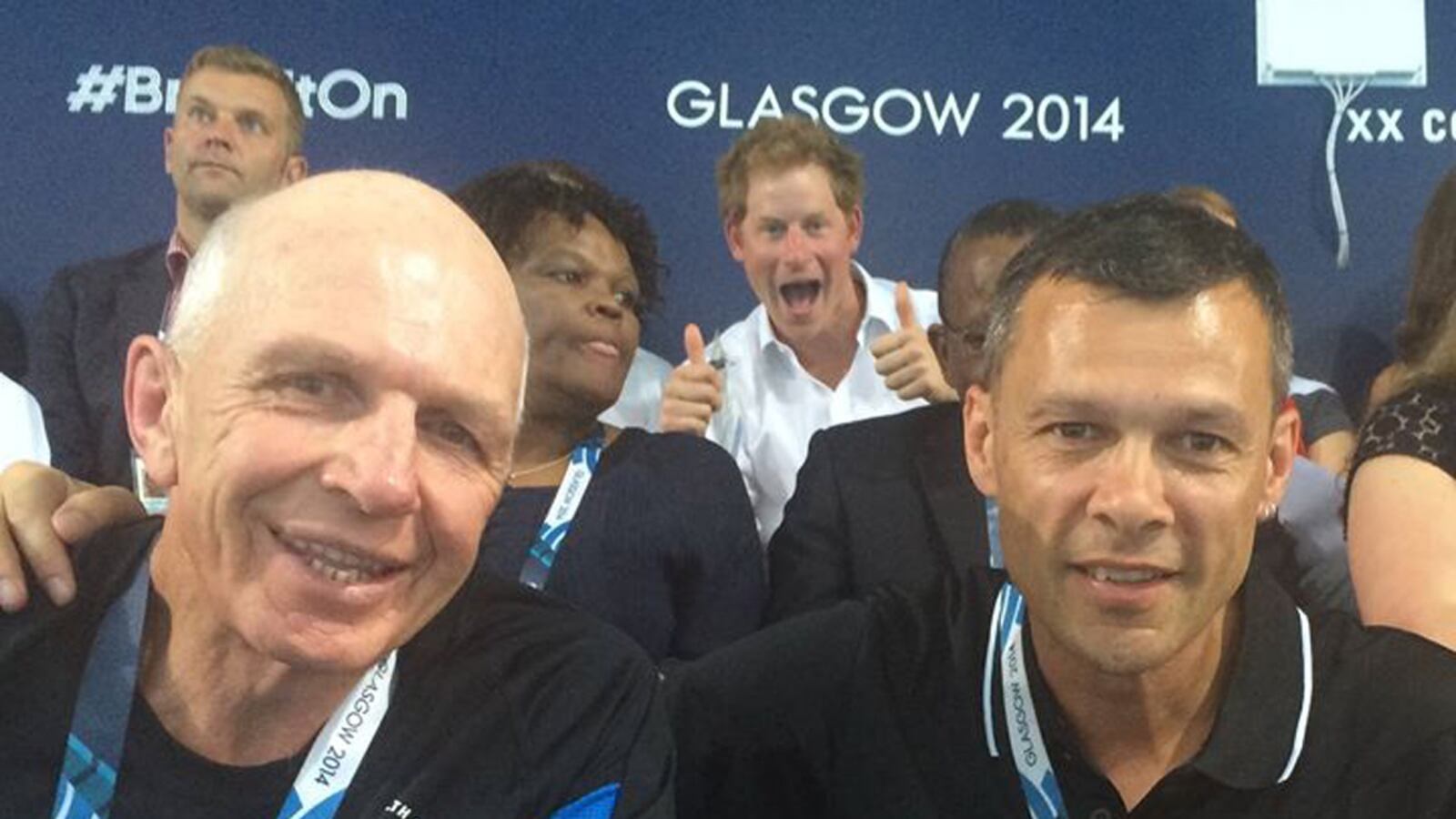 articles/2014/07/29/harry-photobombs-team-nz/harry-photobomb_edited-1_h2bqcu