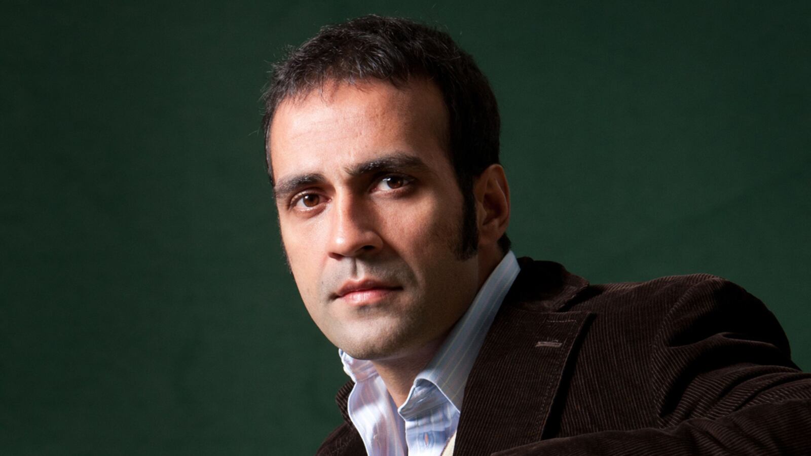 articles/2011/09/28/noon-by-aatish-taseer-review/aatish-taseer-noon-book-antrim-tease_iesfou