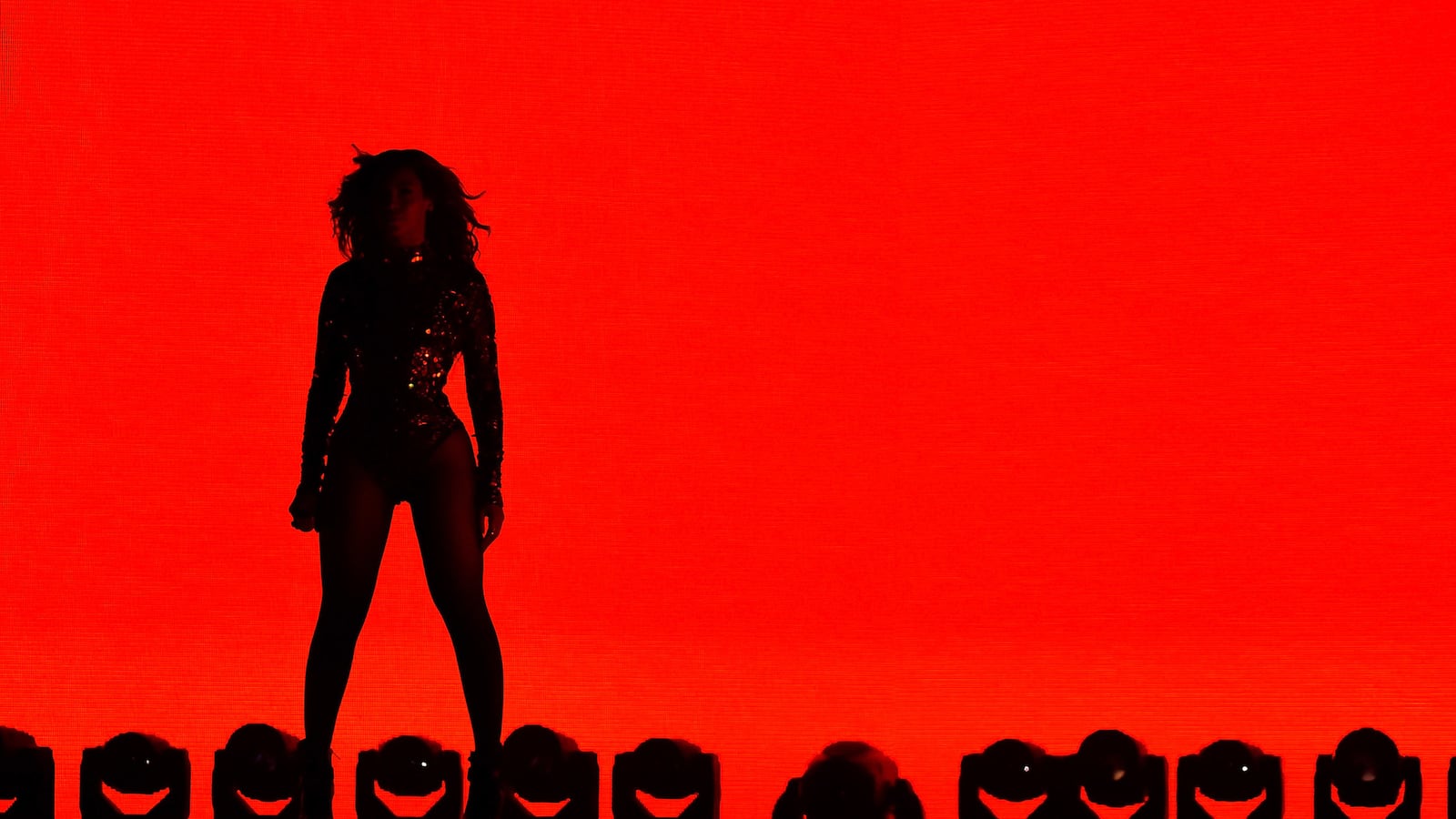 articles/2014/12/31/bow-down-bitches-how-beyonce-turned-an-elevator-brawl-into-a-perfect-year/141230-fallon-beyonce-tease_ot6cp0