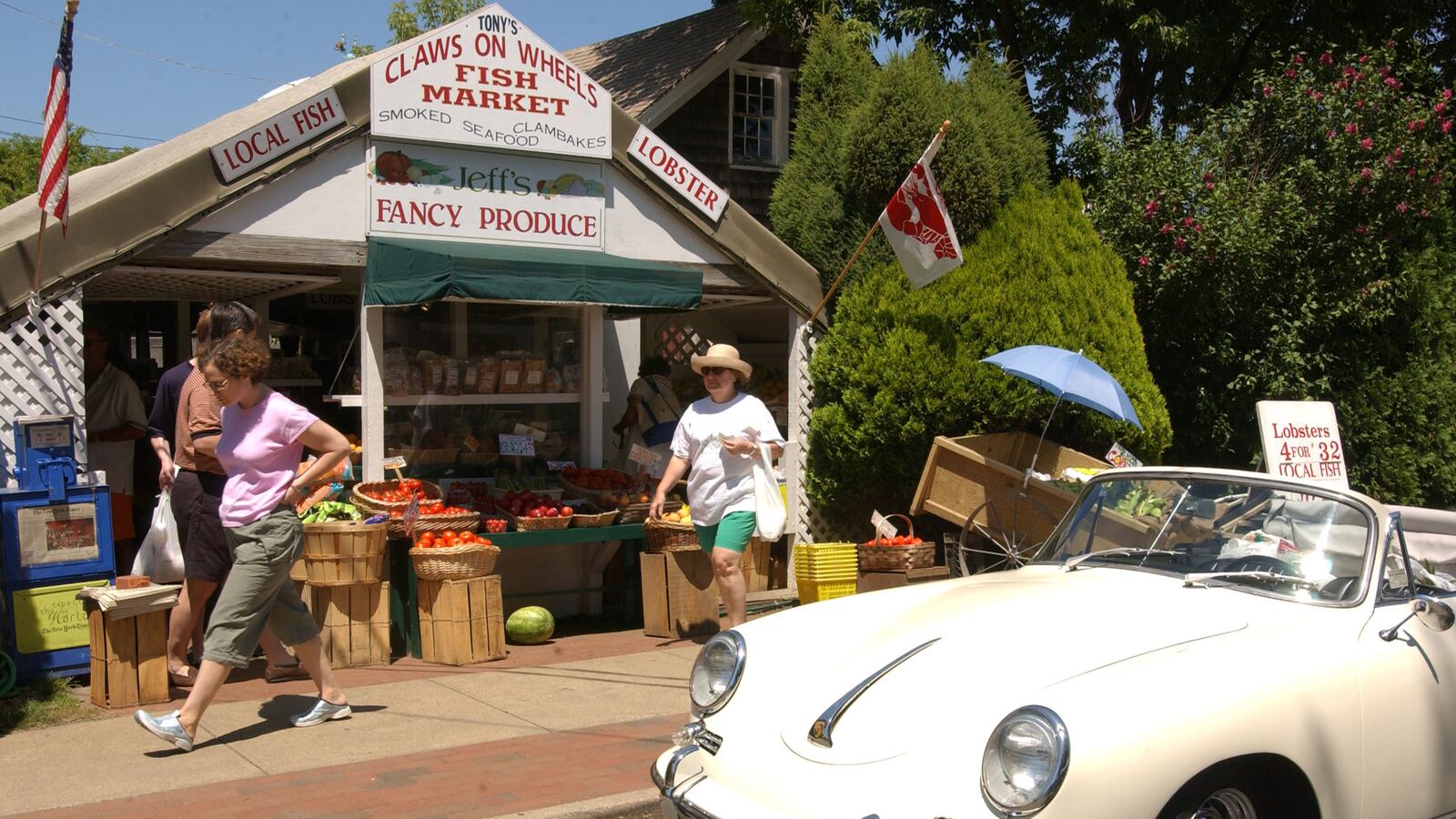 articles/2014/05/24/the-hamptons-hot-list-where-to-eat-what-to-drink-and-how-to-get-your-beach-on-this-summer/140523-presser-hamptons-tease_a8vbnq