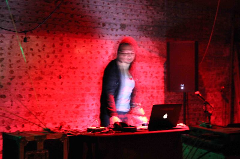 articles/2015/03/27/requiem-for-a-rock-dream-nyc-s-red-door-closes/150326-haden-guest-red-door-embed2_vwlku3