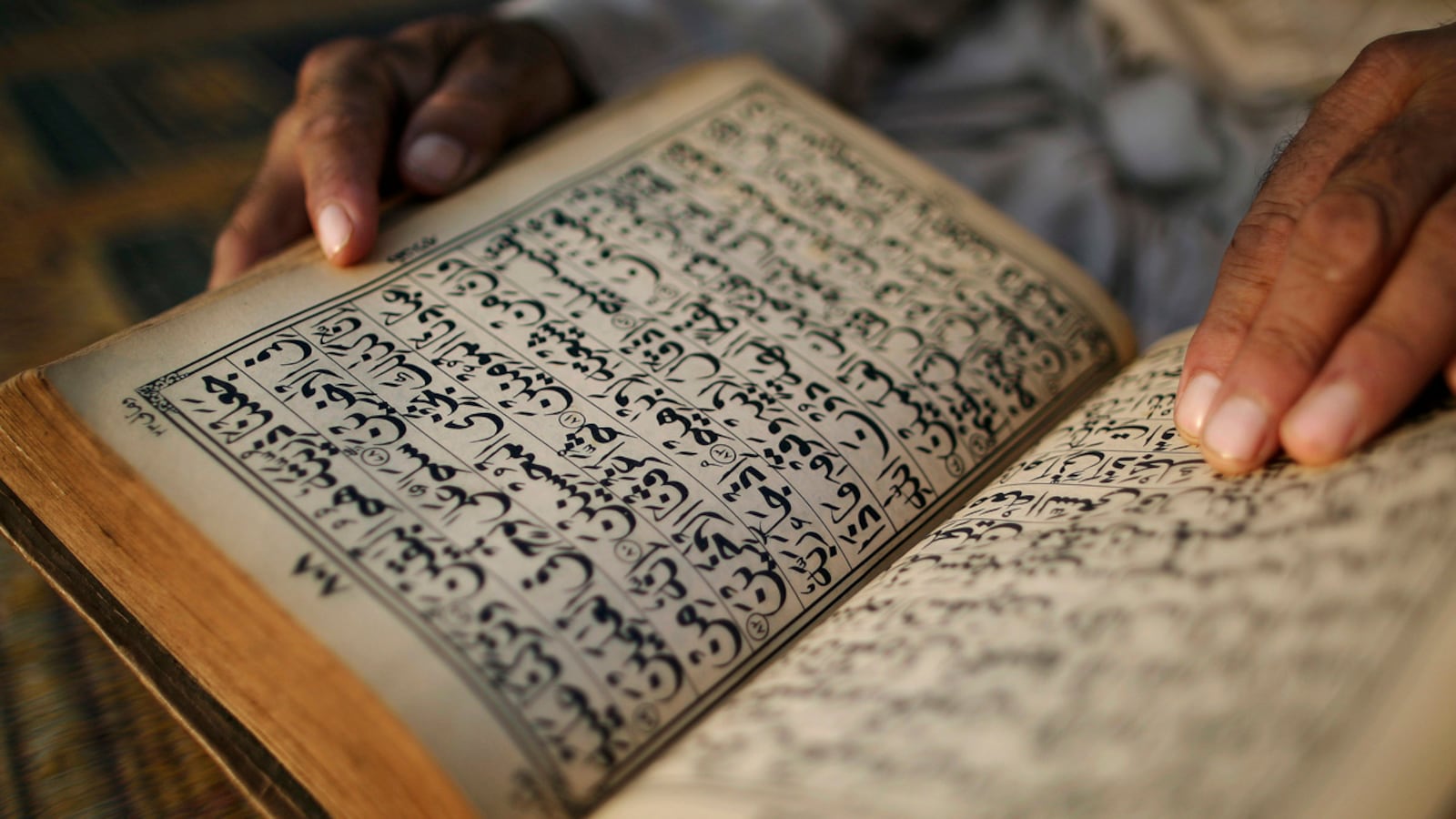 cheats/2012/12/22/mob-kills-man-who-burned-koran/pakistan-quran-mob-kills-cheat_osoq23