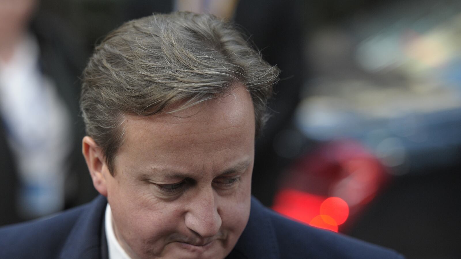 articles/2014/01/07/god-save-the-comb-over-david-cameron-rewards-his-hairdresser-with-a-national-honor/140107-hines-hairdresser_j86vio