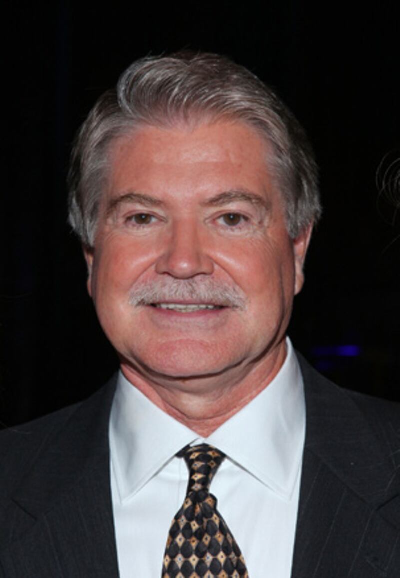 galleries/2010/07/12/moguls-on-obama-and-the-economy/sun-valley-exehendricks_gbiomz