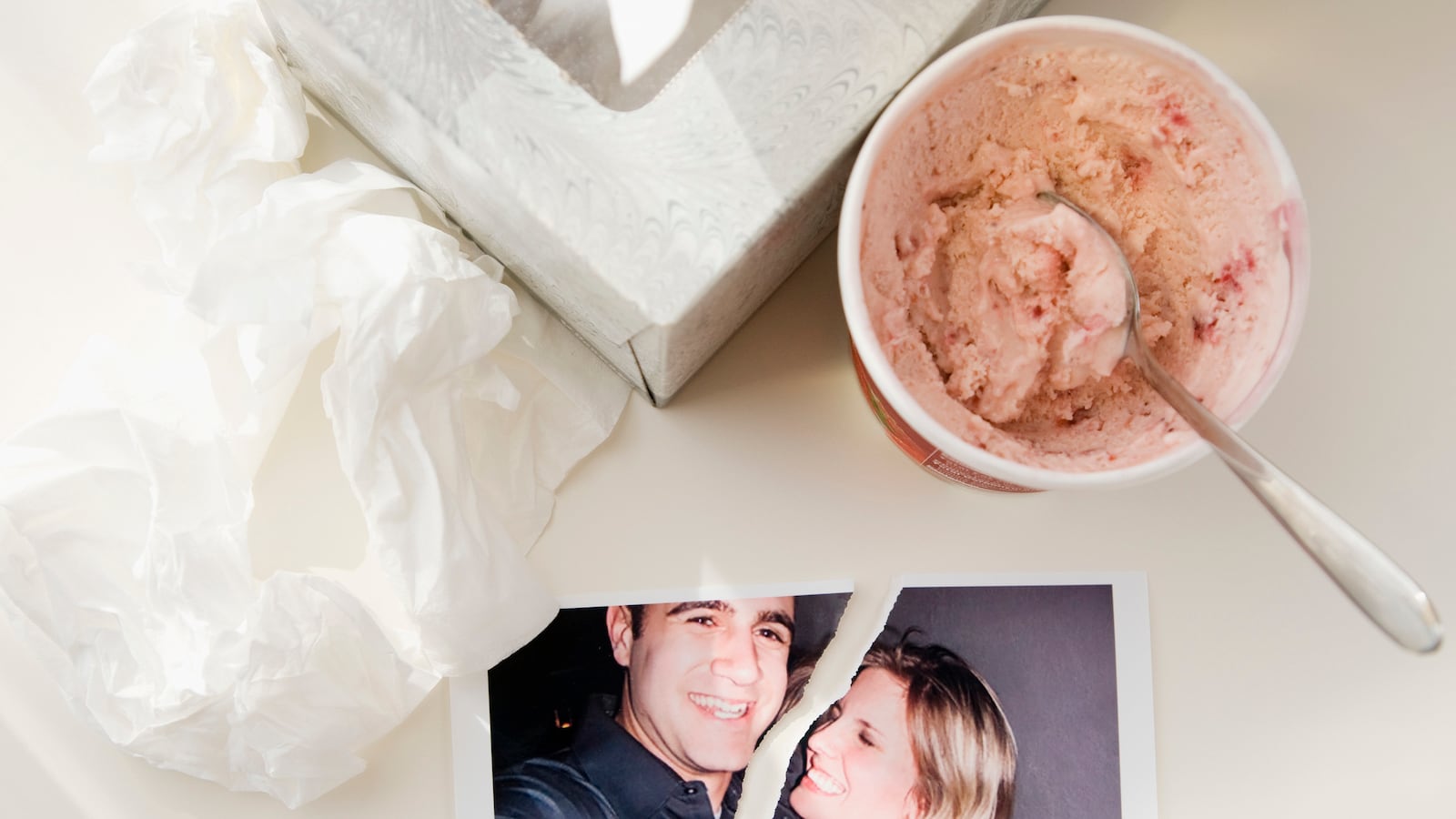 articles/2014/07/01/a-new-breakup-therapist-your-phone/140630-cunningham-breakup-app-tease_naefvd