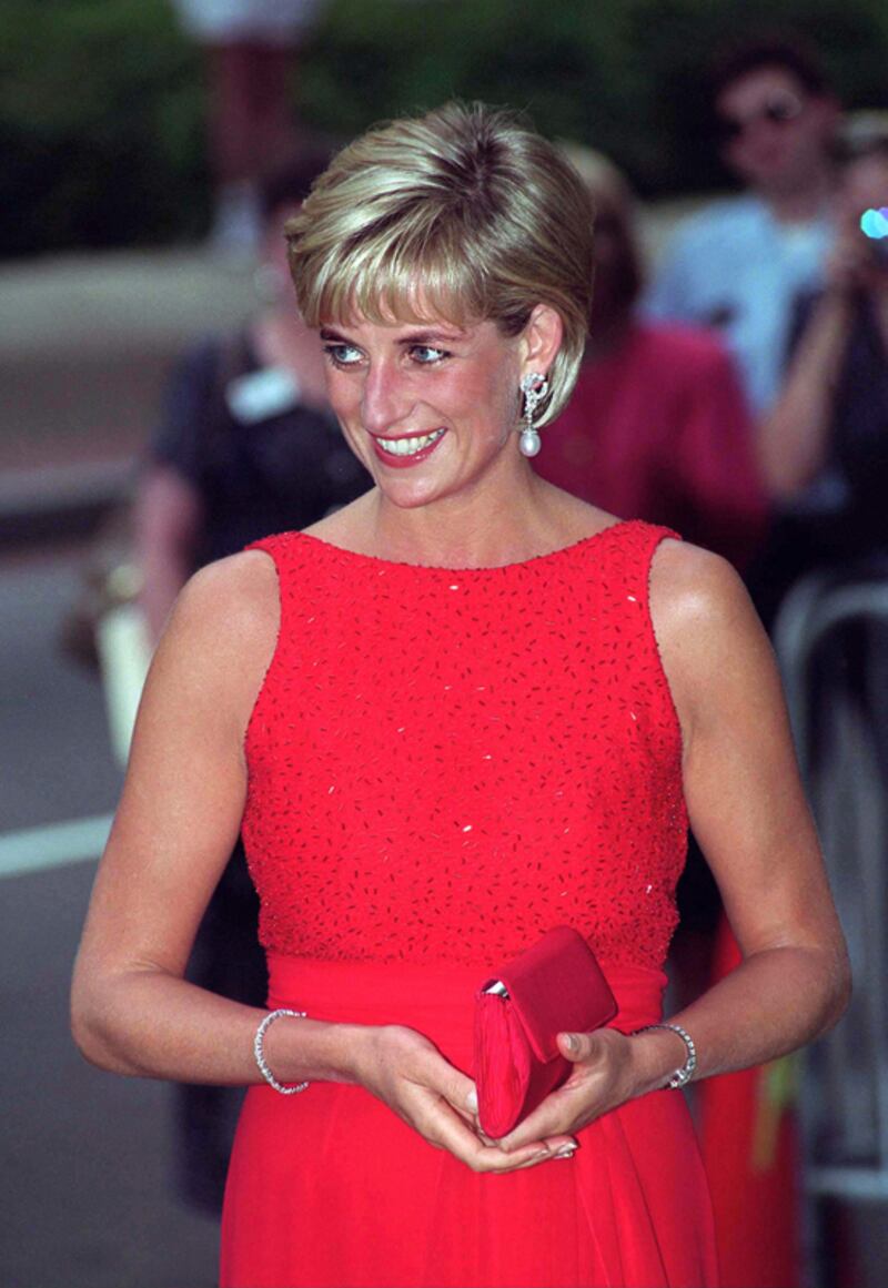 galleries/2011/07/01/princess-diana-s-50th-birthday/diana-birthday-final_ron51y