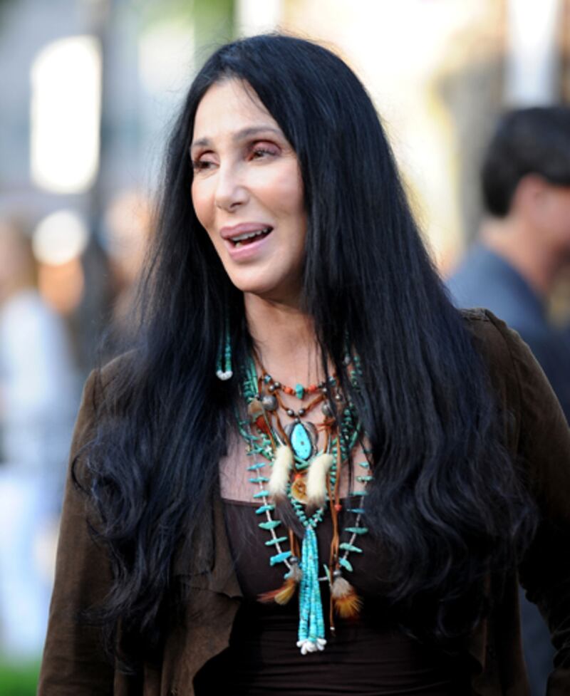 galleries/2011/08/18/david-letterman-jihadi-threat-his-enemies-from-sarah-palin-to-jay-leno-photos0/cher-david-letterman-enemies_glbtll