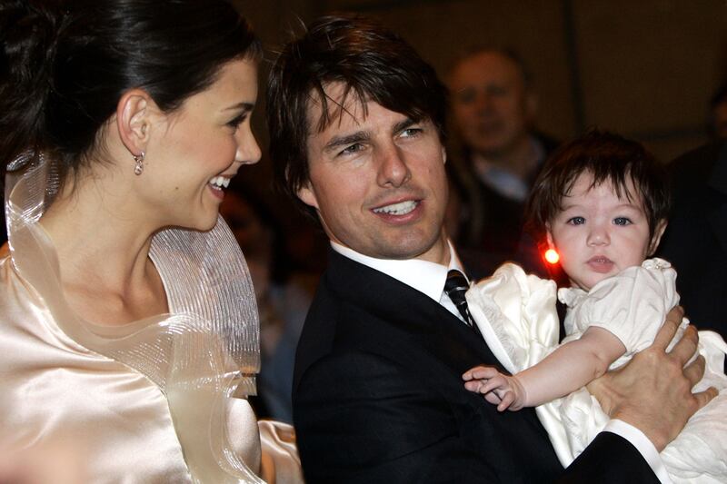galleries/2012/07/03/tom-cruise-turns-50-amid-divorce-drama-with-katie-holmes-photos/suri-2006-tom-cruise-life-in-pictures_e7gr2s