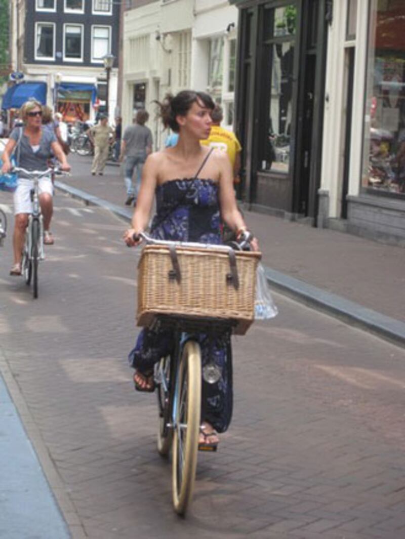 galleries/2010/09/03/girls-on-bikes/girls-on-bikes-5_gbf2nk