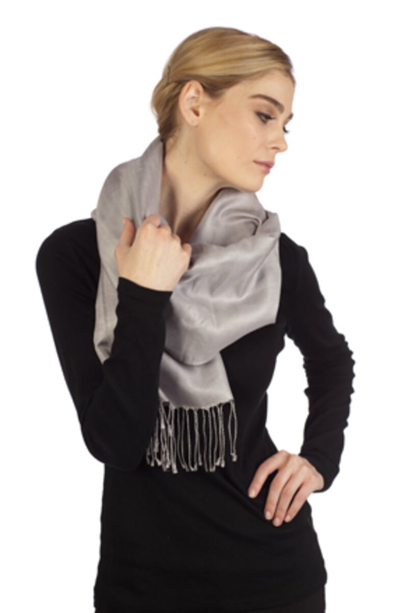 galleries/2010/12/13/good-giving-guide-2010/giving-guide---mekong-scarves_vdpis0