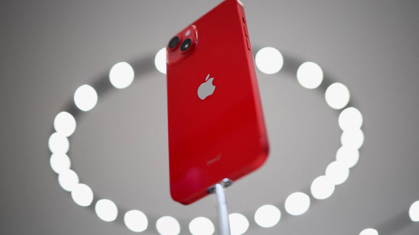 2022-09-07T195702Z_417379242_RC2JCW9R5PD6_RTRMADP_3_APPLE-EVENT_ovh0j3