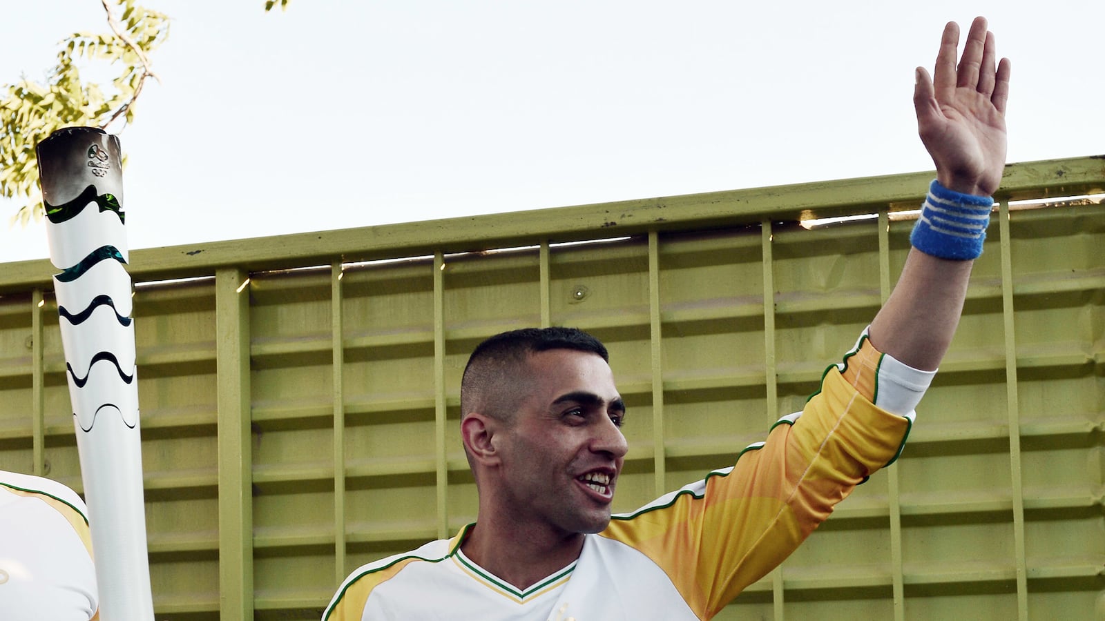 articles/2016/06/05/the-olympic-team-with-no-country/160603-nadeau-refugee-olympic-tease_xuxugk