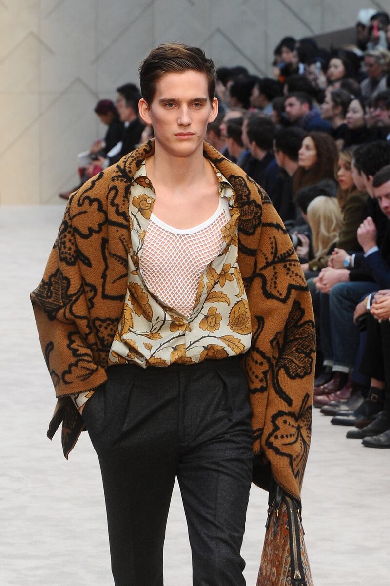 galleries/2014/01/19/the-9-wildest-trends-from-men-s-fashion-weeks/mens-trend-blanket_wjukqh