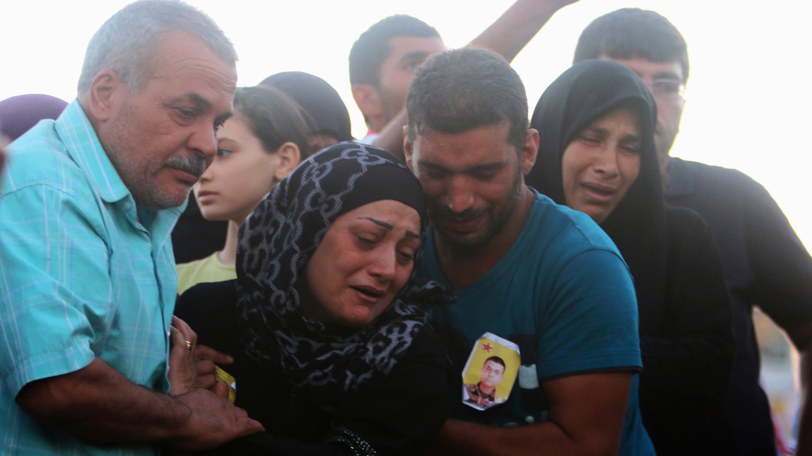 articles/2014/08/07/will-u-s-troops-stand-by-while-isis-starves-thousands/140807-siegel-kurds-tease_rynsh8