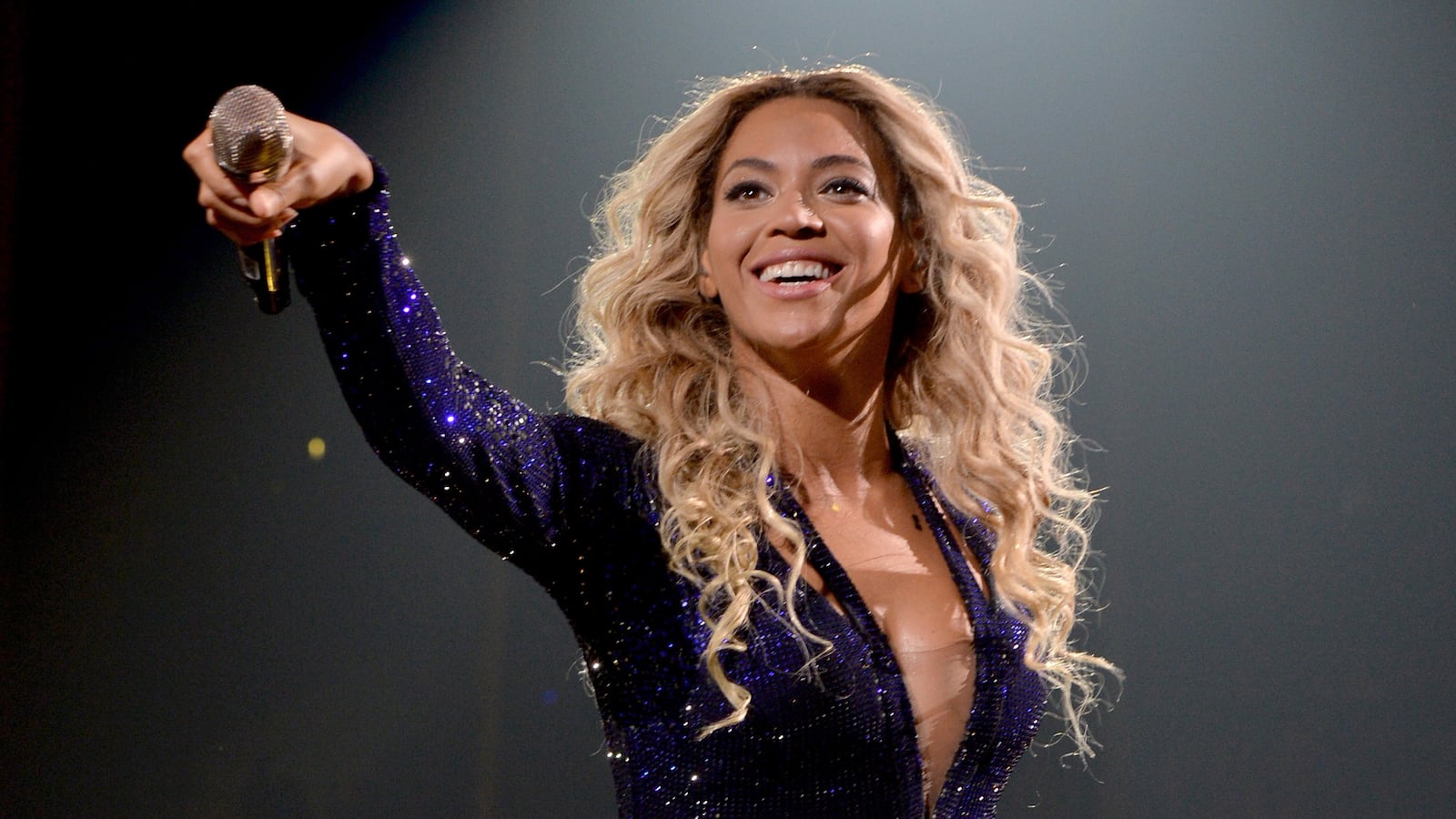 articles/2014/11/21/beyonce-s-new-7-11-and-ring-off-will-give-you-reason-to-live-and-dance/141121-fallon-bey-tease_iy0dyo