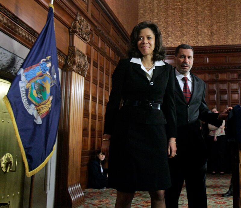 galleries/2011/06/21/dressed-for-distress/michelle-paterson-scandal-clothing_uq4dmj