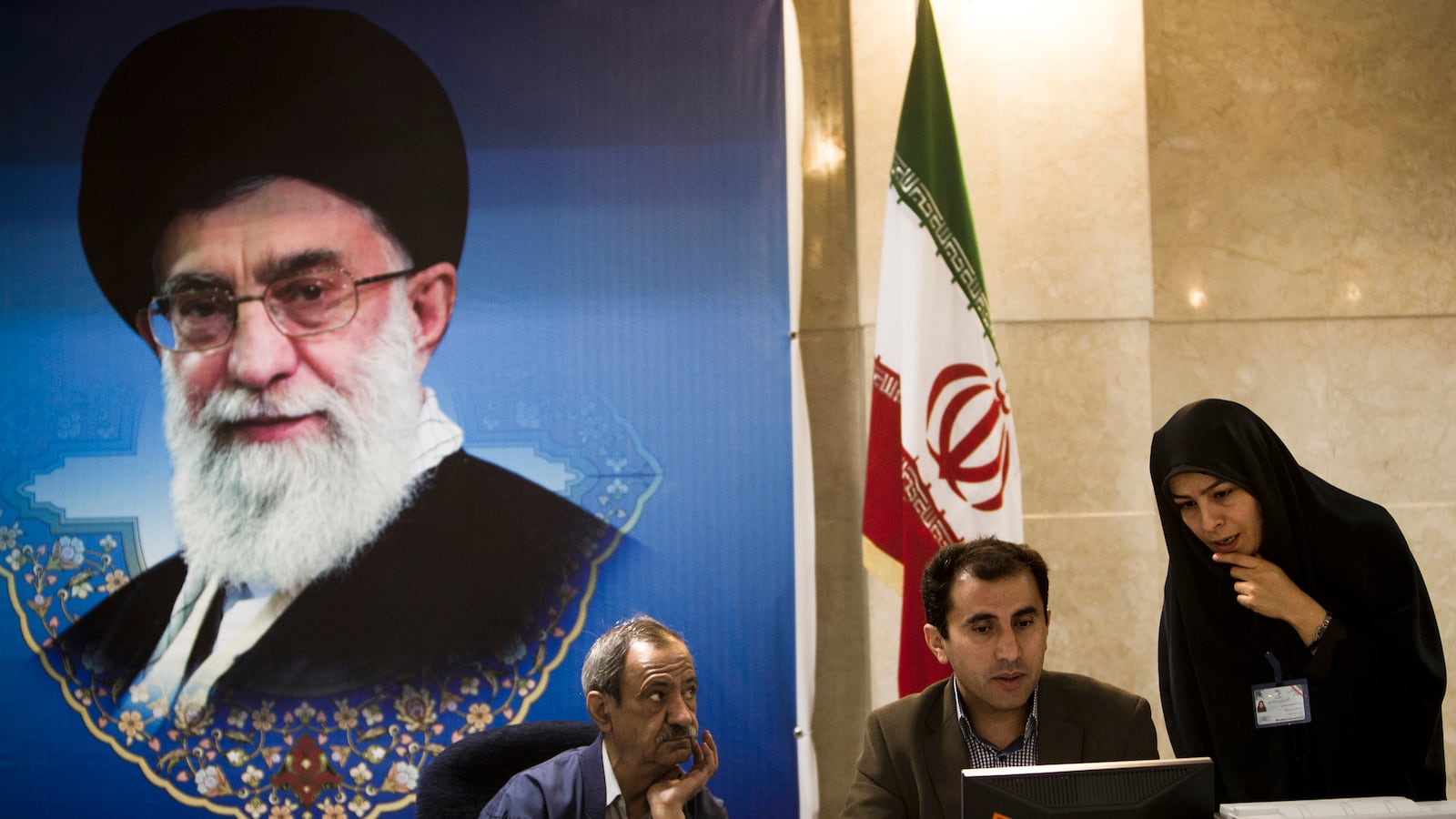 articles/2014/04/10/iran-s-supreme-leader-joins-the-twitterati/140410-ayatollah-twitter_ntle08