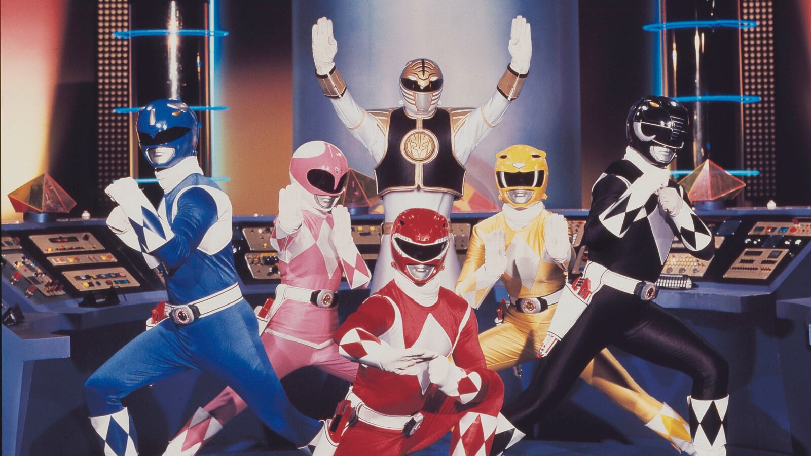 articles/2014/05/07/the-power-rangers-are-morphing-back-to-hollywood-in-a-new-movie/140507-power-rangers-tease_bqi3fa