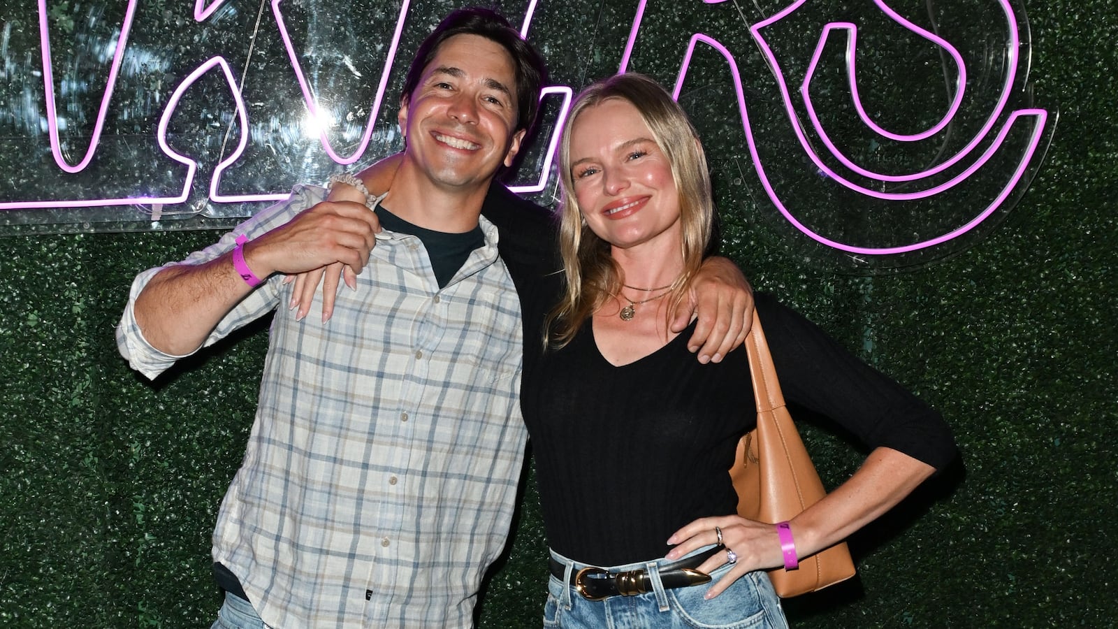 LOS ANGELES, CALIFORNIA - MARCH 31: Justin Long and Kate Bosworth attend a basketball game between the Los Angeles Lakers and the Houston Rockets at Crypto.com Arena on March 31, 2025 in Los Angeles, California. NOTE TO USER: User expressly acknowledges and agrees that, by downloading and or using this photograph, User is consenting to the terms and conditions of the Getty Images License Agreement. (Photo by Allen Berezovsky/Getty Images)