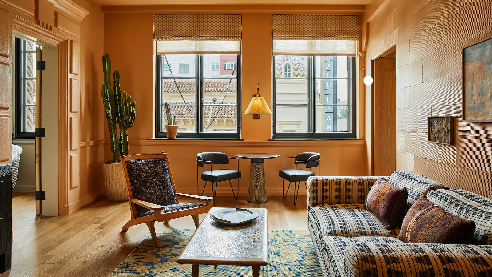 211218-dtla-hotel-tease-01_xczcom