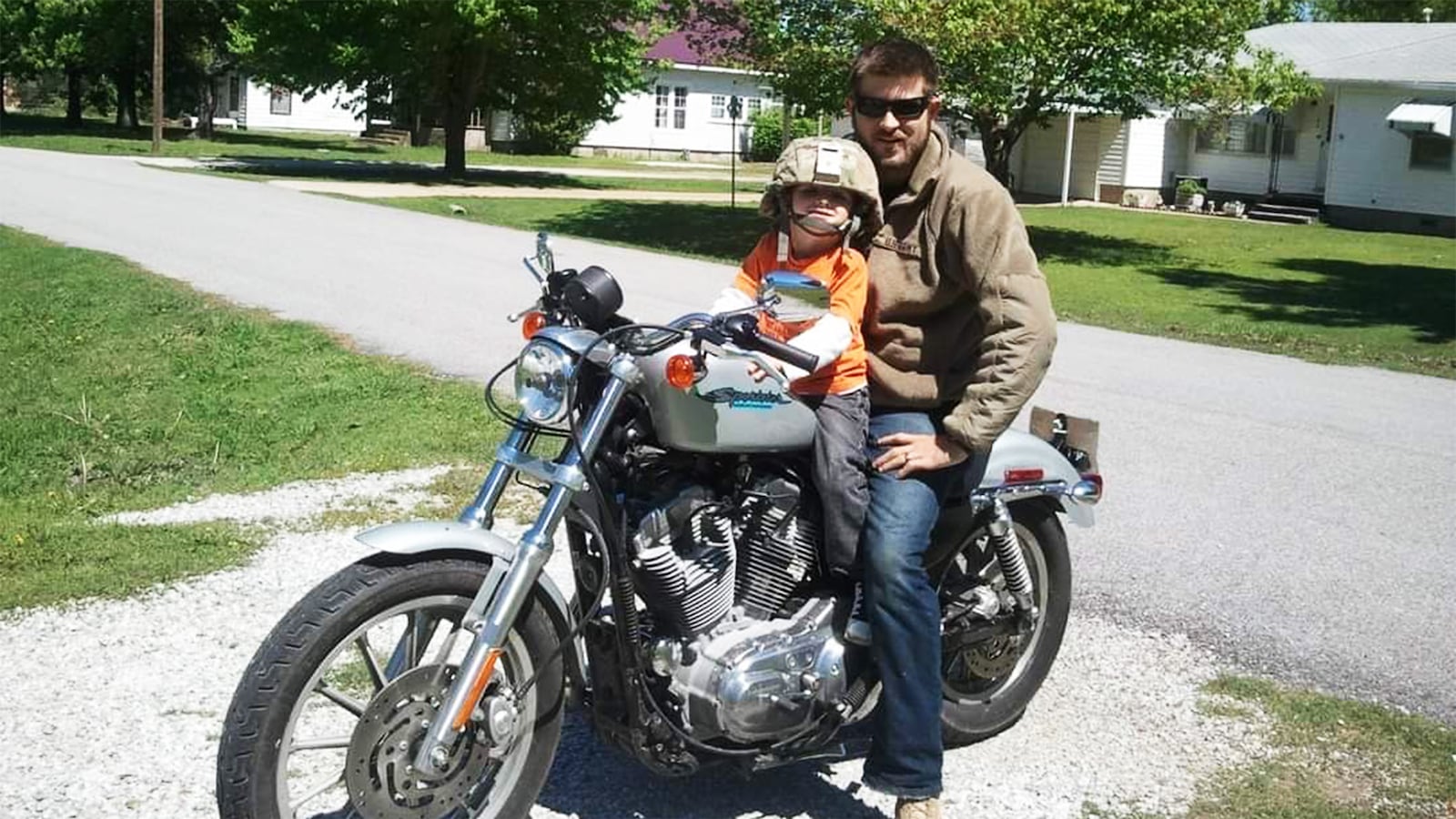 220301-daly-american-volunteers-tease-01_utbivw