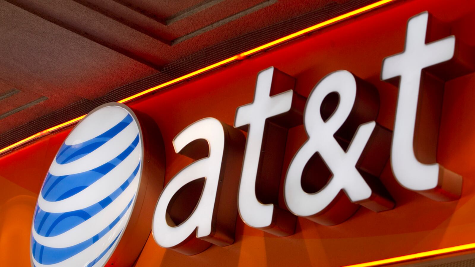 cheats/2012/03/23/at-t-accused-of-improper-billing/att-accused-of-improper-billing-charges-nigerian-scam-cheat_wpn6lt