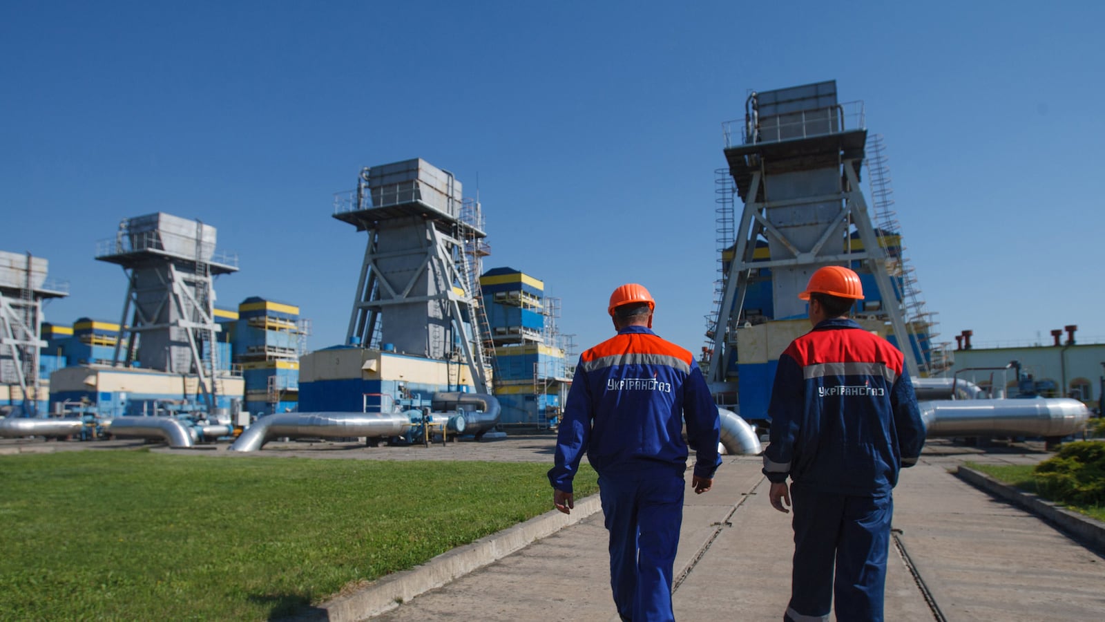 cheats/2014/06/16/gazprom-halts-ukraine-s-gas-supply/140616-gazprom-cheat_quiz57