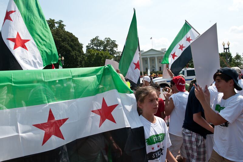 galleries/2013/09/02/president-obama-s-syria-decision-making-photos/130901-syrian-flag-wh_eilcfz