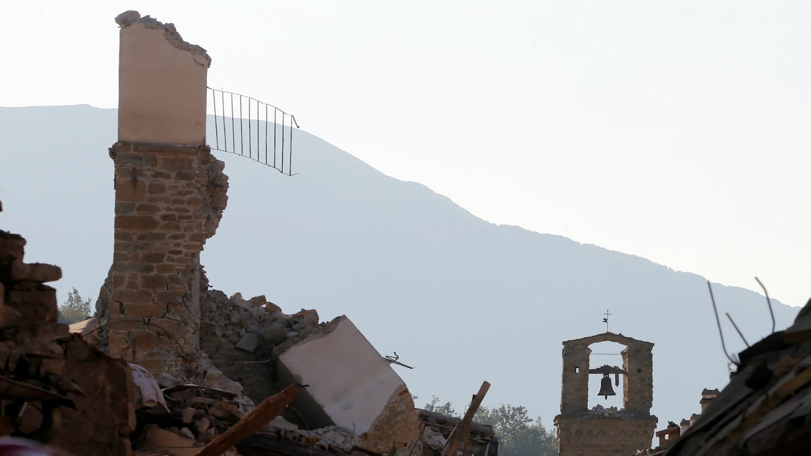 cheats/2016/09/03/dog-found-alive-in-italy-earthquake-rubble-9-days-later/160903-amatrice-dog-saved-cheat_sgghrb